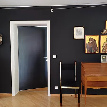 Haus Gutschi Holiday home *