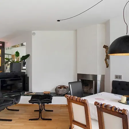 Haus Gutschi 펜션 임스트